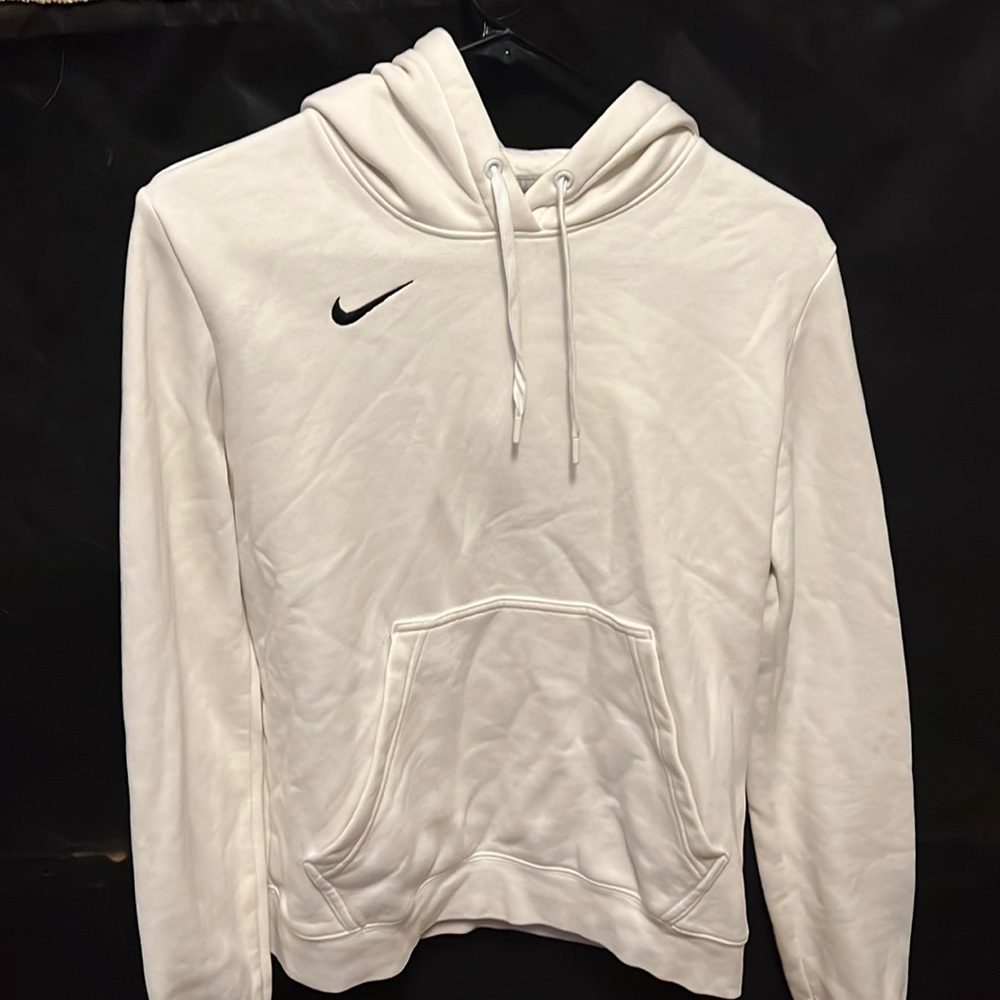 kids white Nike sweatshirt